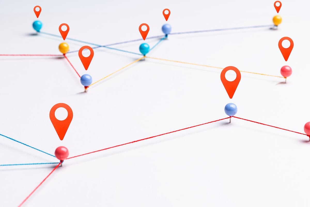 Solusi Traveling Salesman Problem untuk Pengiriman dan Sales